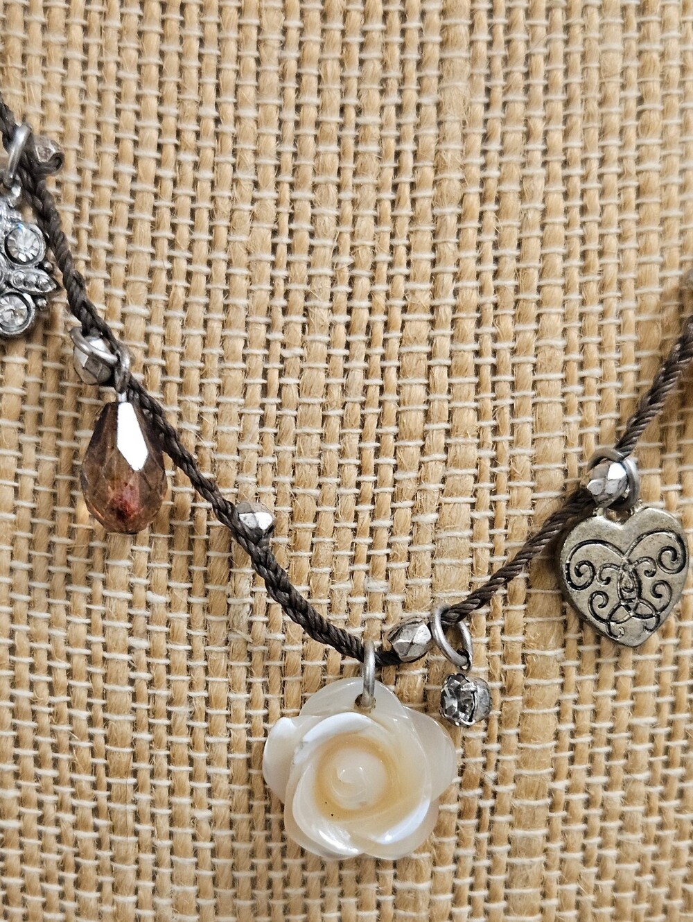 VTG AEO Rose Heart Crystal Rhinestones Delicate Charm Statement Necklace 17.5"